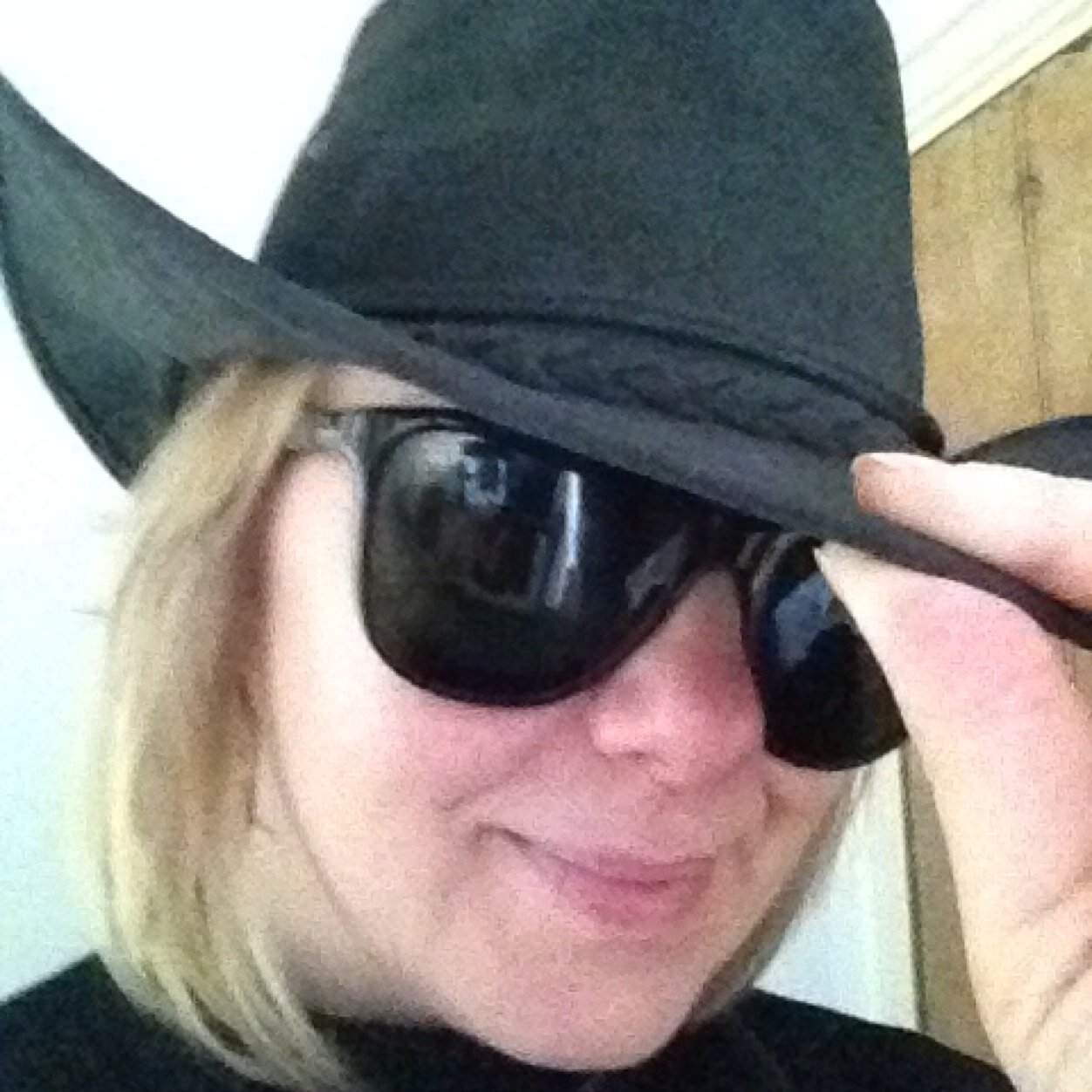 JoanneWren's profile picture. 