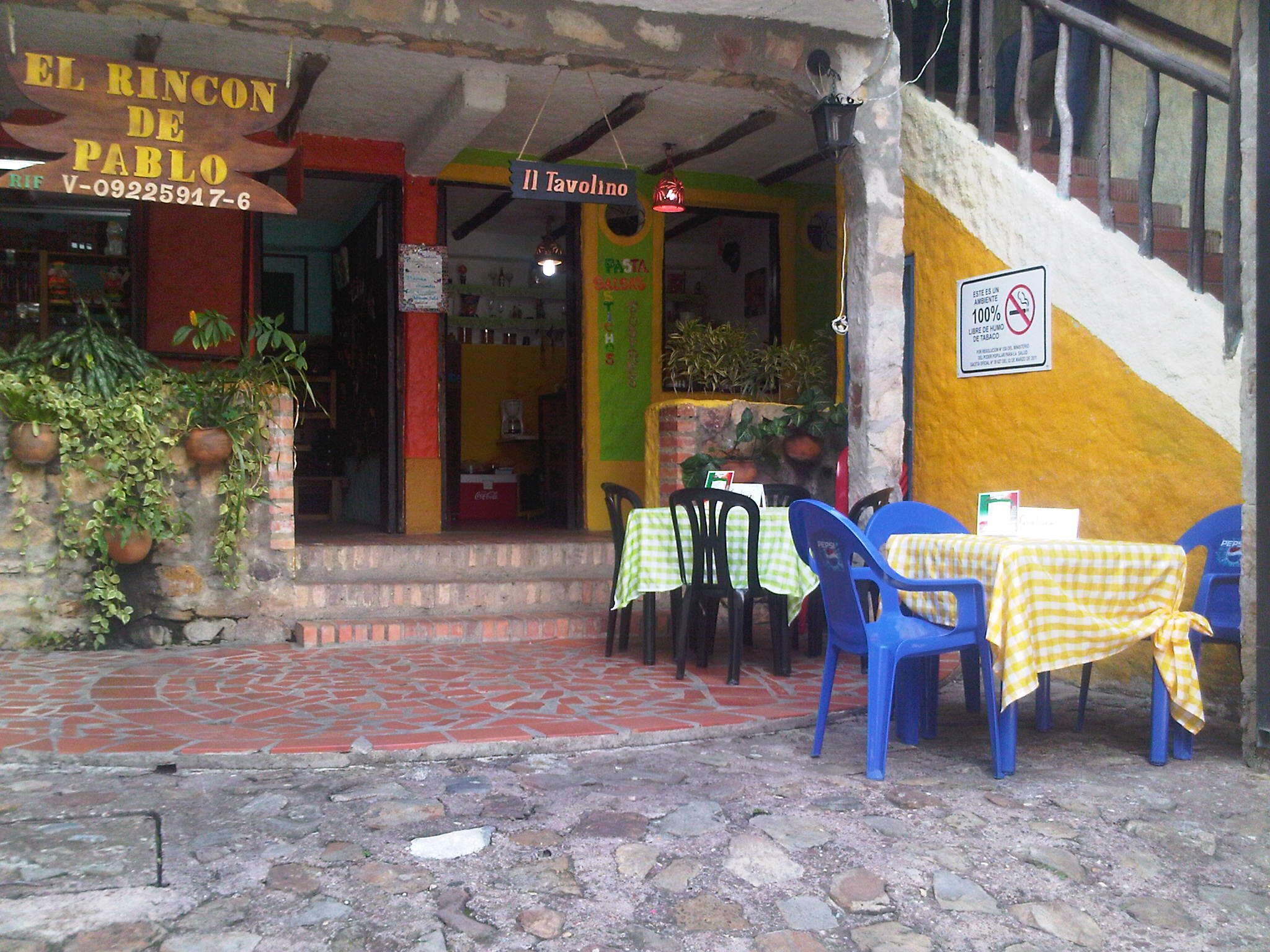 Un Restaurante de comida Italiana que deleita su paladar. Y con una llamada al 0414-7076065 lo llevamos hasta la puerta de su casa.
