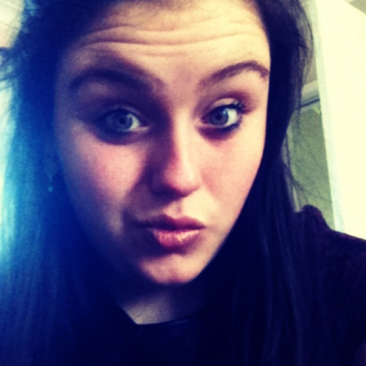 Well what can say ? Im just a regular directioner with none of the boys following me :( x im 5 ft 6 have green eyes love my family and friends music and art x