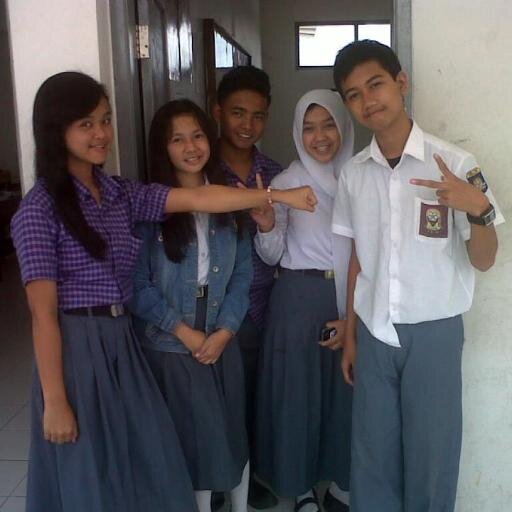 Selalu sabar menghadapi hidup :)