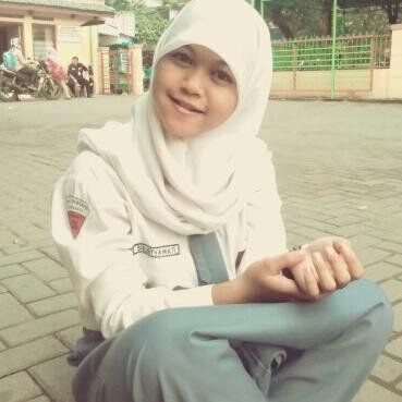 Sekolah di SMK Ketintang Surabaya .
Kelas XI-Ak
