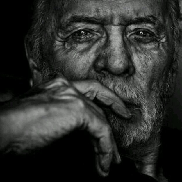 وُبُڪل ُ ڪبُريُآء ﮩنْيُآ لُڪلُ مْنْ يُعٌرفُنْيُ''!