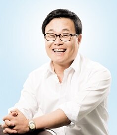 장수, 지방선거, 군수, 예비후보,전라북도 도의원, 민주당 전라북도 대변인, 전라북도의회 예산결산특별위원회 위원, 전라북도의회 문화관광건설위원회 위원, 장수팔공청년회 회장, 전라북도의회 민주당 원내대표, 장수엔영수, 바람이분다, 심장이뛴다, http://t.co/94231rbvF0,