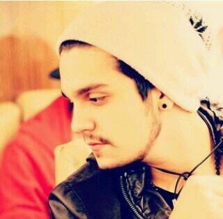 ´´ Vocês que deviam estar aqui e eu aí embaixo aplaudindo vocês ´´ LuanSantana | Seguido por: @paulinhopexe @MarcioCardoso80 @dagmaralba @marretacowboyls
