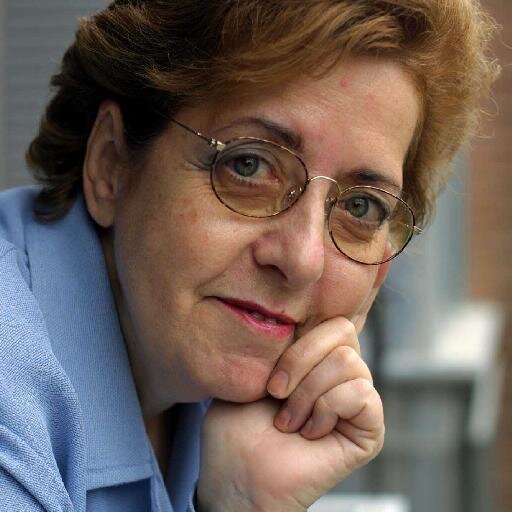 Escritora antes llamada Paul Lattimer y Viky Doran. Ahora escribo en serio.