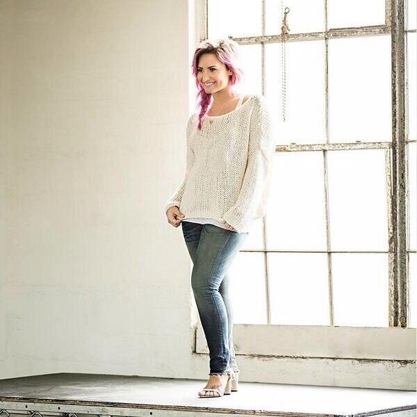 Roleplayer of Demi Lovato [@ddlovato]. August, 20 1992. ^^