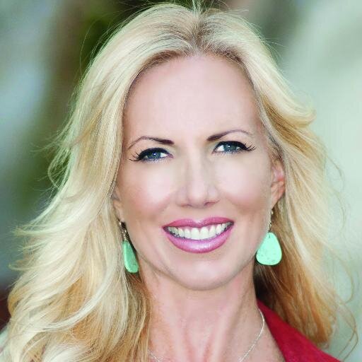 Registered Dietitian, Certified Holistic Chef, Former Competitive Powerlifter & Bodybuilder, ❤️ Fashion, Fitness, & HEALTH Promoting GOOD FOOD! 🥗🍅🥒🥑🍠🐟