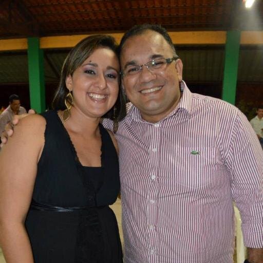Pastor  , casado com Wilaine Púpio , pai de Ana Carolina, Ana Cristina , Ana Clara e o João Lucas Púpio. Empresário,  Líder da Rede de Empresarios Igreja Bosque