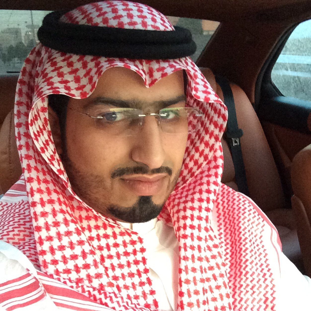 اليد التي تنهضك عند تعثرك ، اصدق من الف يد تصافحك عند الوصول ..!                                                                abdulazizmohmaed@hotmil