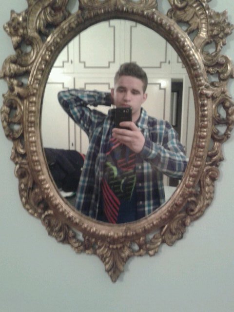 xeenfoster's profile picture. i'm dj producer from italy, i'm 16 years old.