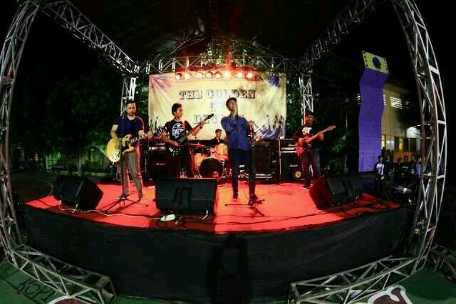 Satukan nafas terakhir anda dengan alunan musik rock kami. Cp: 082244692681 7406E9BA (Reza)