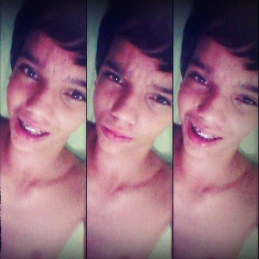 • eu sou um gαroto como todos os outros,
só estou vivendo diαs iguαis, de mαneirαs diferentes !
eu gosto de dα uns rolé, αproveitα α vidα !