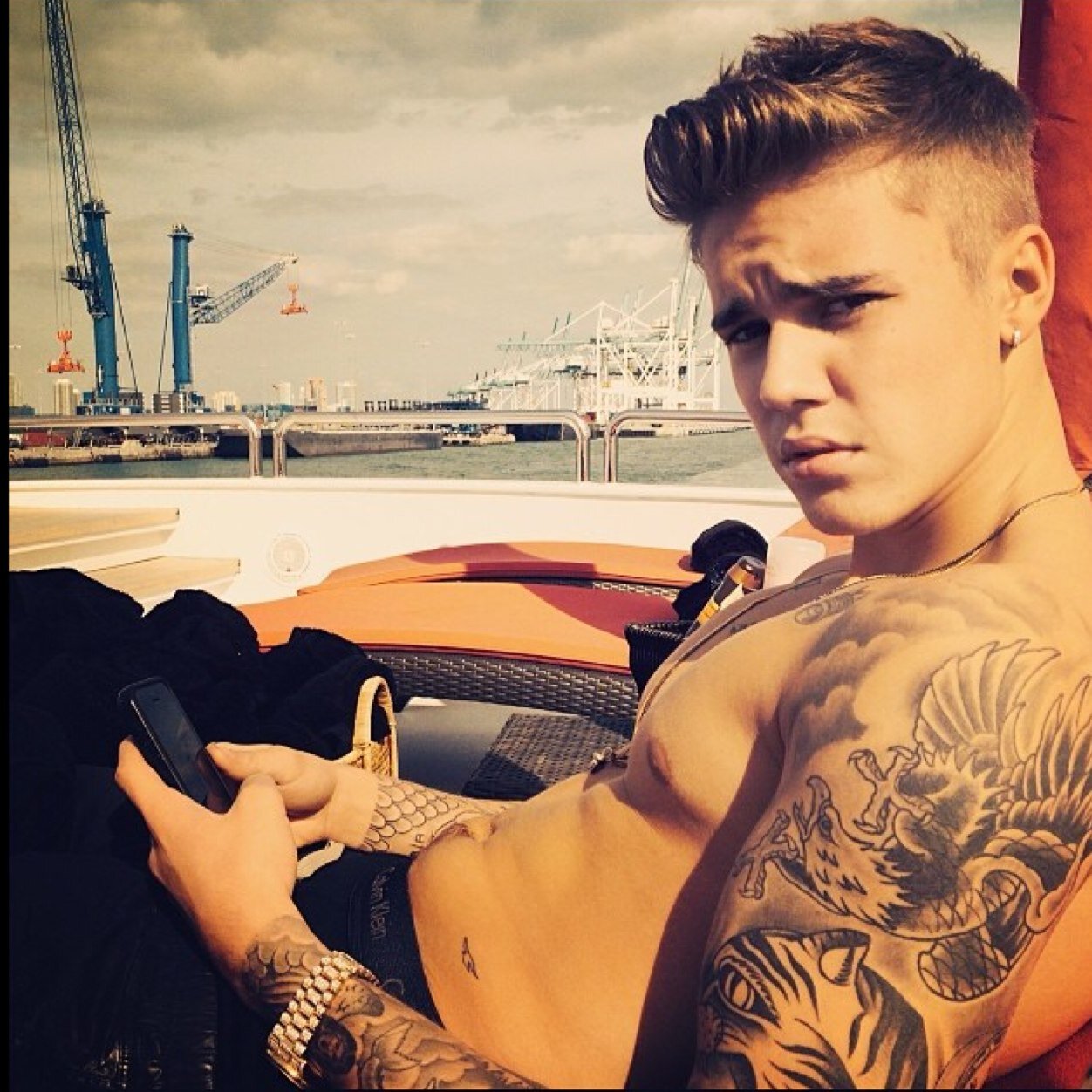 BiebsTime_'s profile picture. Never Say Never, Believe, It's all about positivity, this are some of the things MY idol learned me !