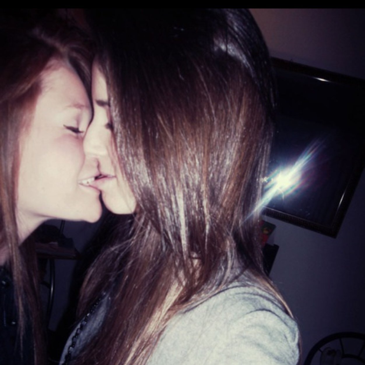 justsolesbian's profile picture. Sorry mom.. I like girls.