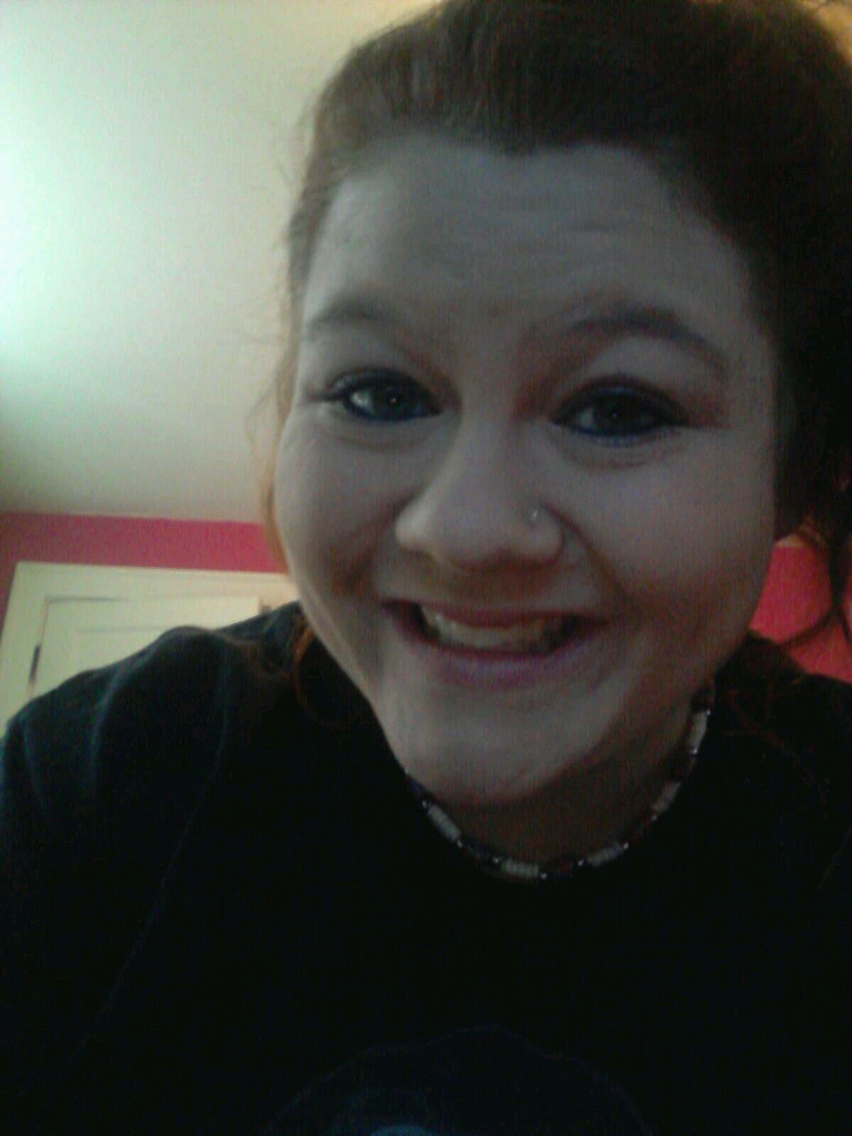 katierenee_1's profile picture. 