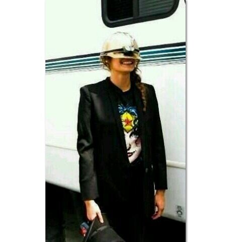 don't follow this acc but this one @sashamirez .     sk ● lp ● ml ● sa.     greys|psych|tw|twd|r&i|ouat|ahs|thg|castle|himym|divergent