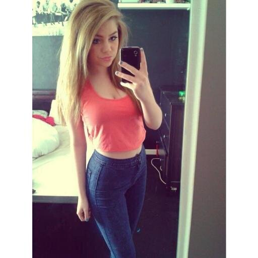 Bisexual! Vagina 3 Willy 3 Dont hate me vaginas are just so pretty :) 16 years old!