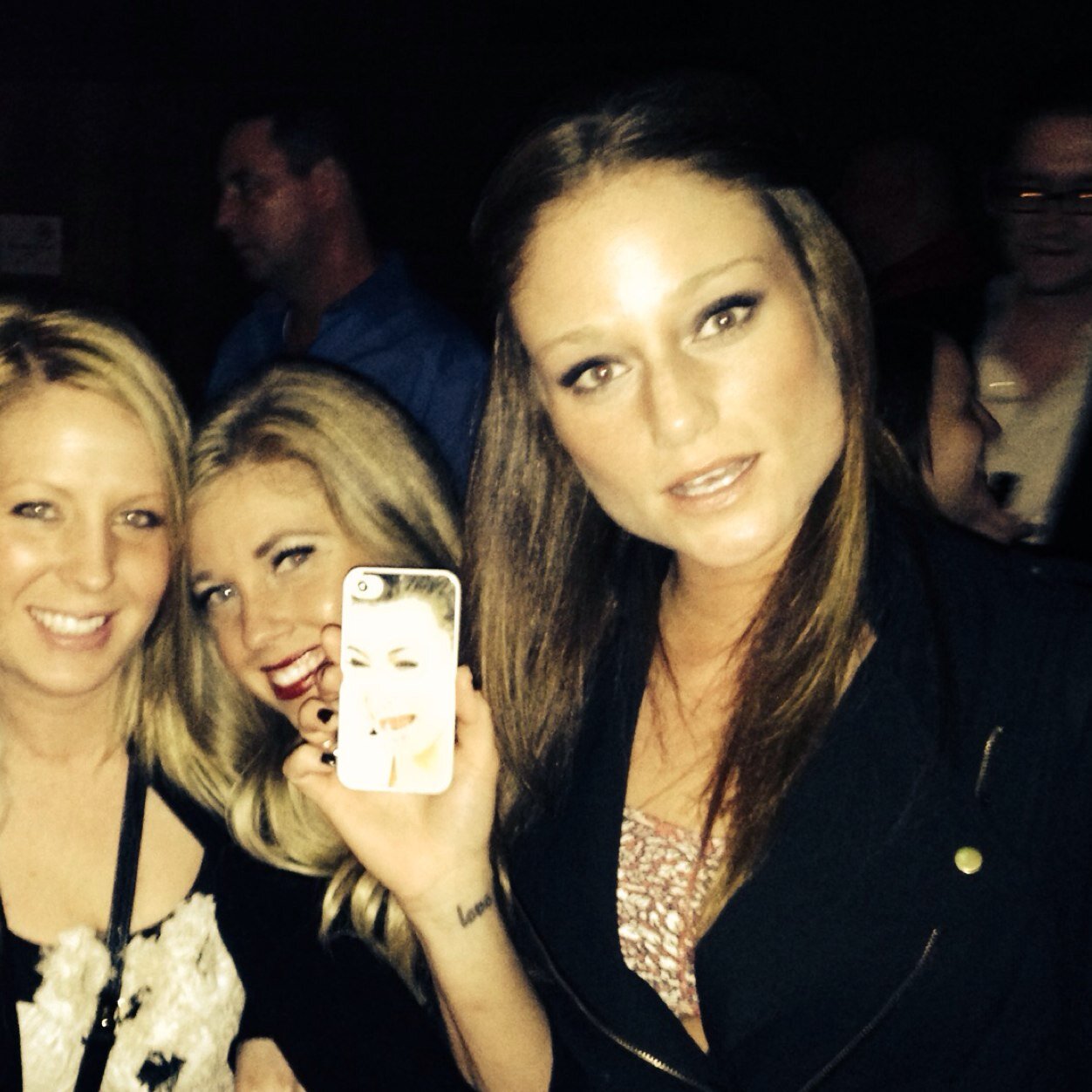 graciegrace01's profile picture. By the time I have money to burn, my fire will have burnt out.