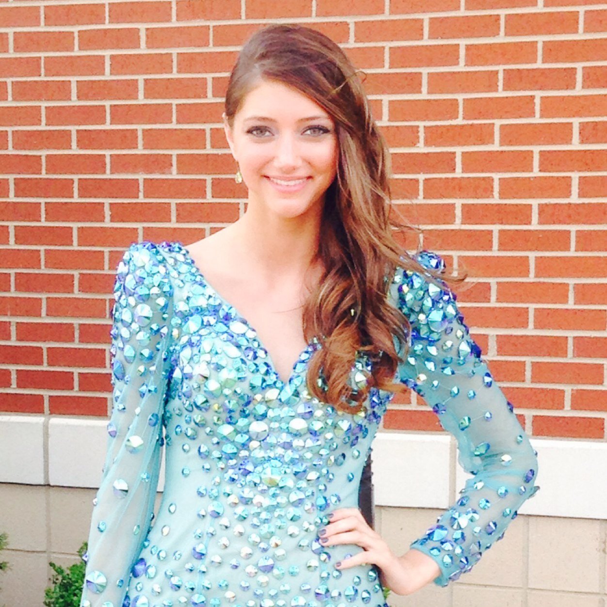 isabellabrenza's profile picture. 