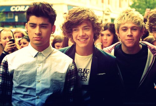 1dspace_unicorn's profile picture. we be crazy mofo! we luv 1d! marissa likes Zayn and caddie likes Harry!have a nice day my cupcakes