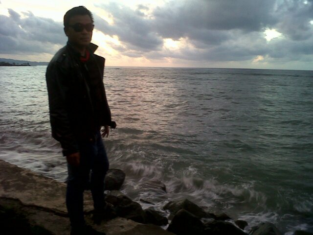 AndoLokon's profile picture. My Love Like the wind...  U caN see iT,, yet U can Feel iT..