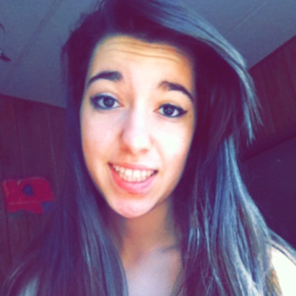 Hey!!! my name is Taryn...i am 17!!!!!(= im a great person so if you dont know me then dont judge by wat you hear!! I am fun to hang out with!!