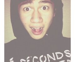 i gave you a free follow so follow @jlsmydrug for me please