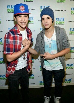 Follow @Nestor_Kidrauhl Follow @Nestor_Kidrauhl Follow @Nestor_Kidrauhl