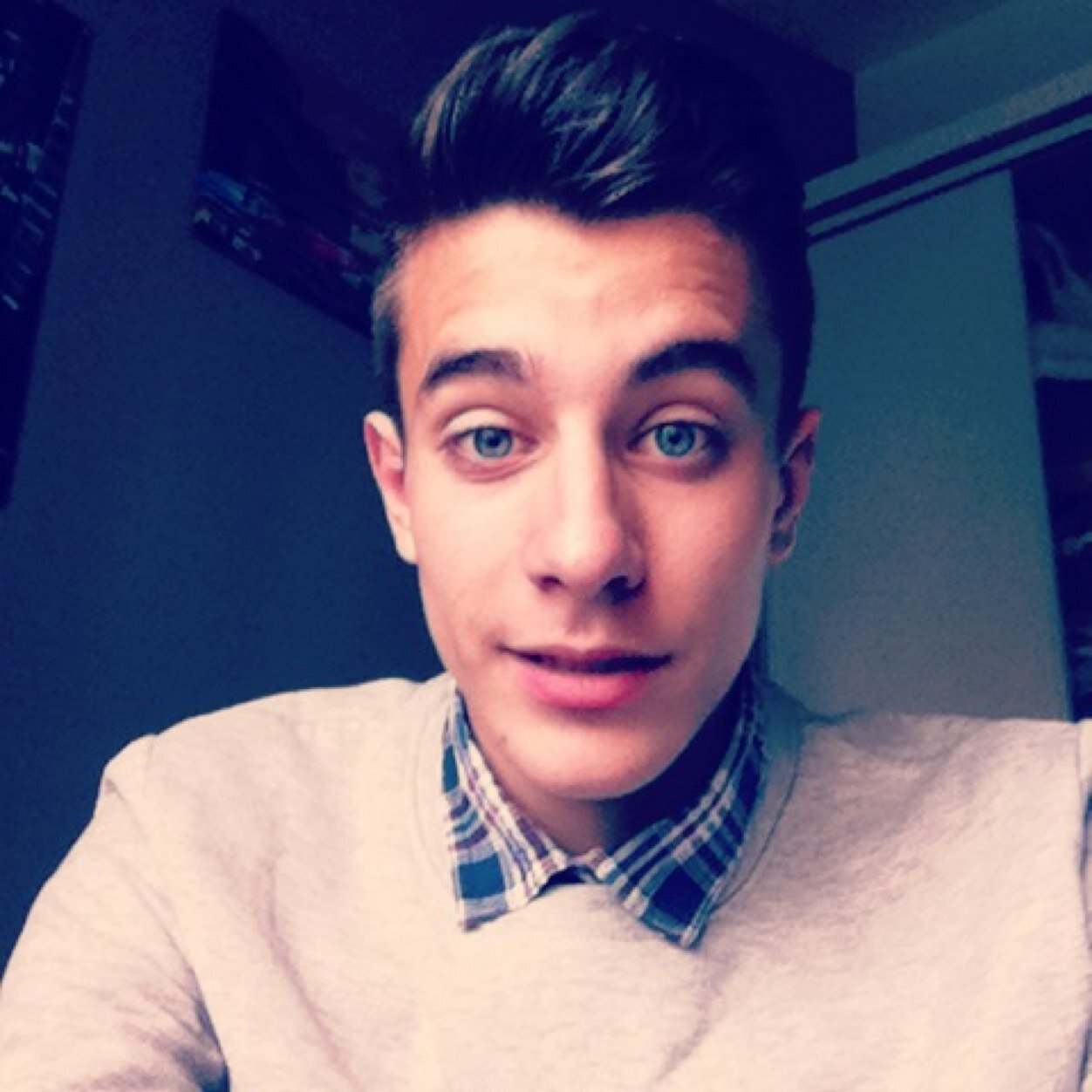 Je vise la lune comme mimi mathy dans un concours de dunk . #LYON#TeamOL 16ans.
Snap: alexisjcqmt
