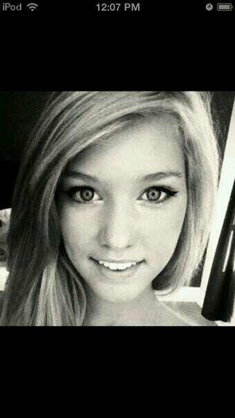 ImRealYourNotCa's profile picture. Im a 19 yr old girl on the internet