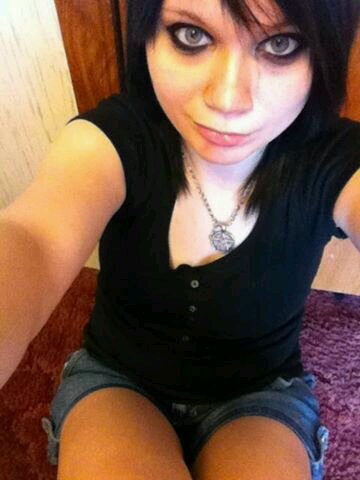 I'm Arlie and I'm 18 and I'm a bit weird but who isn't?! I'm single. Here's to the crazy ones! :P