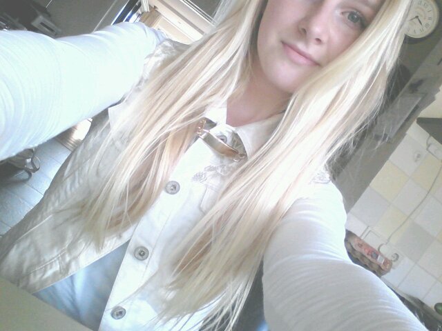 ~ 14 ~ blond ~ 3M4 ~ vv Wijhmen B2G ~ ♡ friends and family ~ insta:caitlinschutte ~ snap:caitlinschutte ~