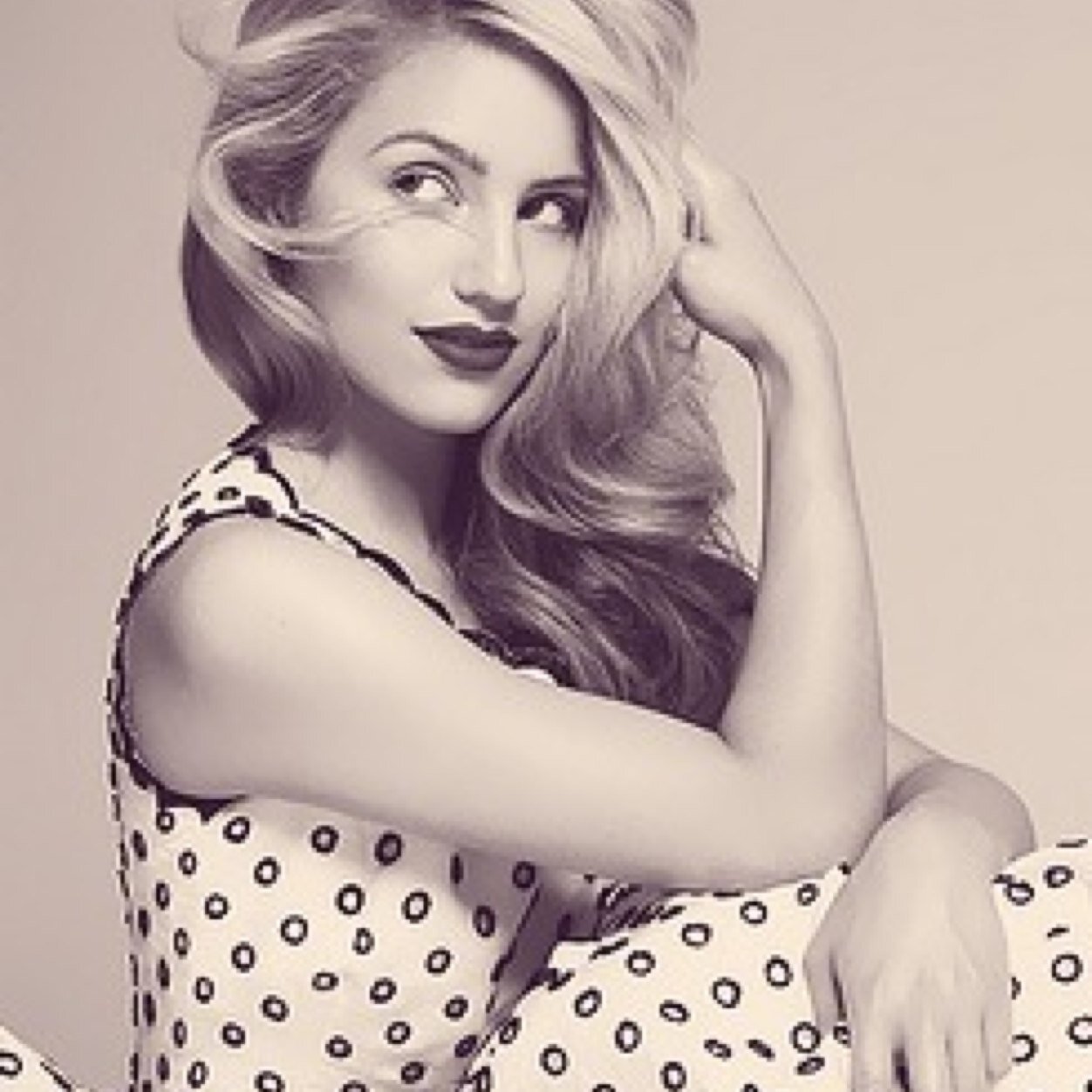 MoonsElectric's profile picture. I discovered my electrifying mutation at a young age and now find myself at Prof. Xaviers school. I'm just glad my parents understand. #Marvel #Rp