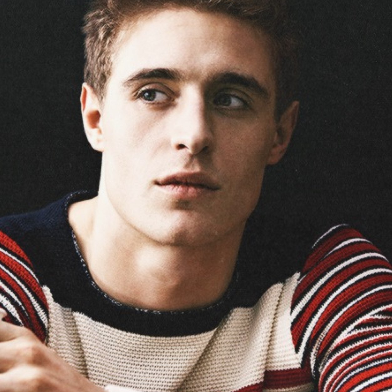 When life robs you, sometimes you have to rob it back. || The Hunger Games based RP.