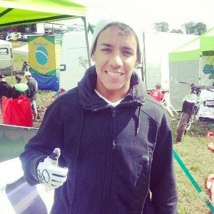 PIloto de motocross  , Evangelico . e que ama muito Deus
