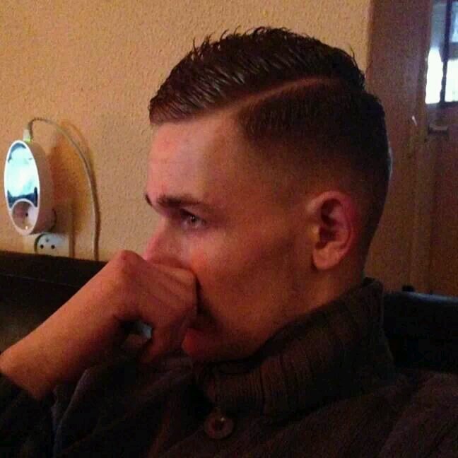 hand bij me ballen en bankhangen heel de avond