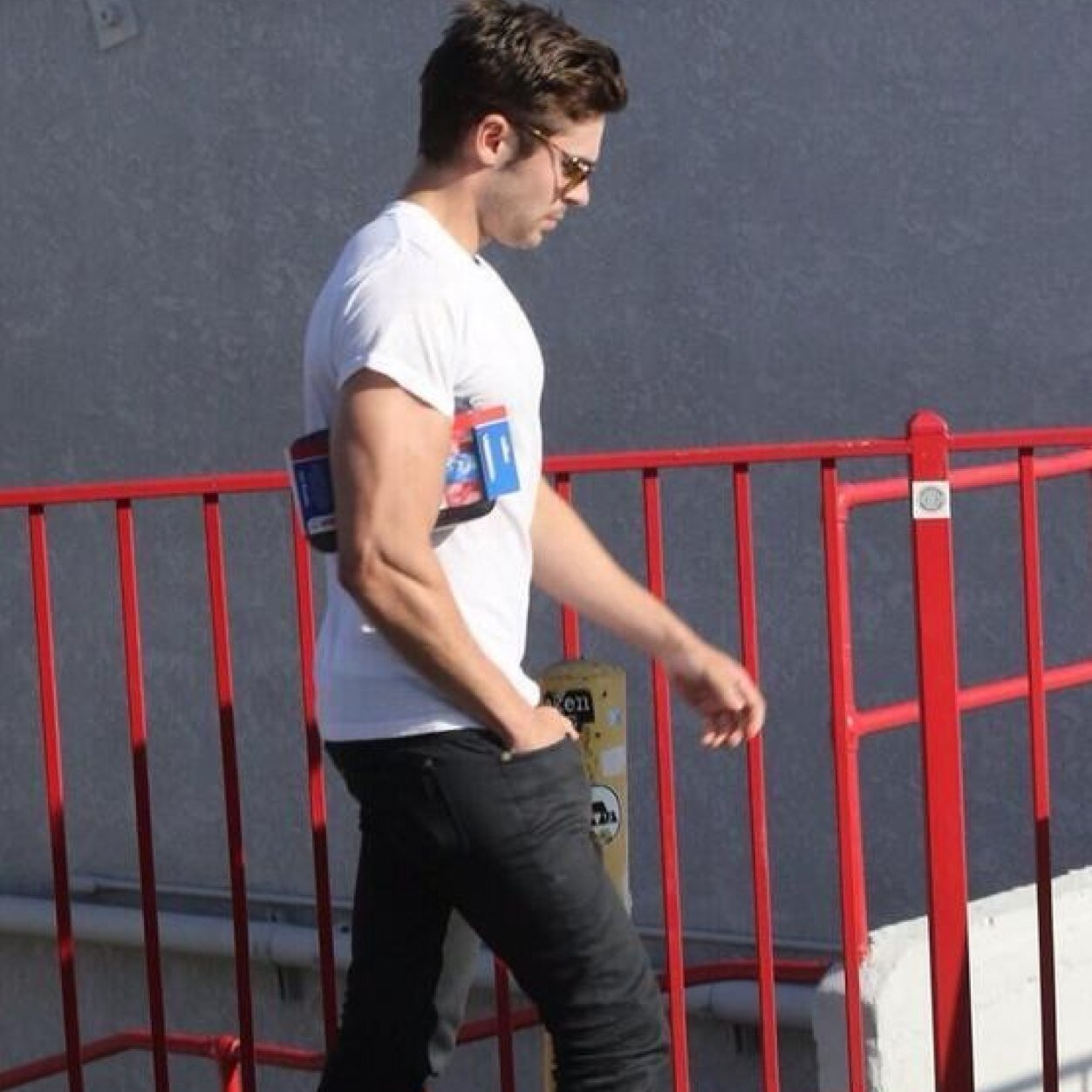 Hey Guys, The Names Zac Efron. I Like To Shoot Pool,Surf,Drink, And Hang With The Fam.
