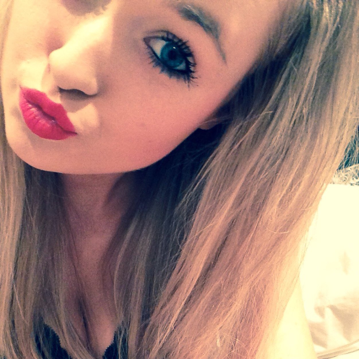 AbyHull93's profile picture. 