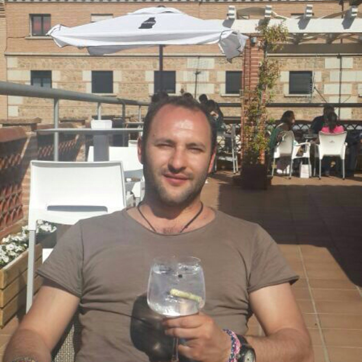 VicoChema's profile picture. Soy un tio abierto socialmente, que empatizo mucho con la gente, y sobre todo soy amigo de mis amigos! Trabajo en mi empresa LUDASVIC Salud en tú Hogar&Empresas