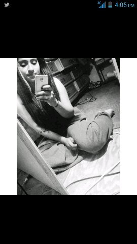 Follow My Instagram @valerieeexx I Follow Back all Of My Twitter Followers.