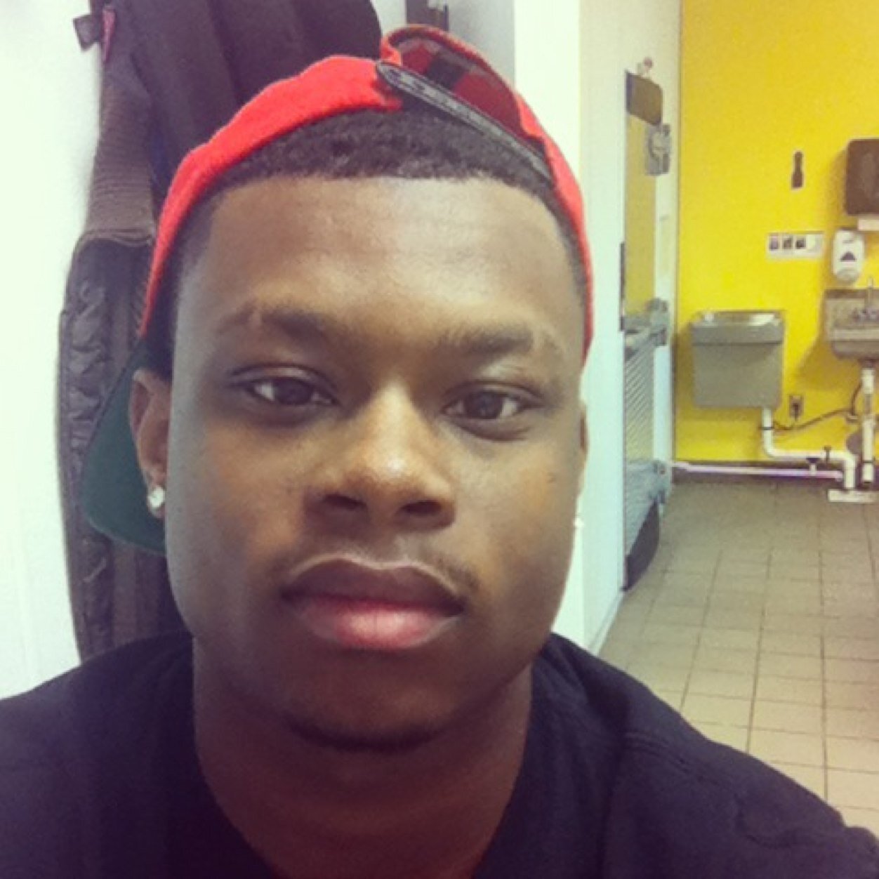 College student working towards my dreams and getting this money ... Team Scorpio and ATL born and raised so get at me