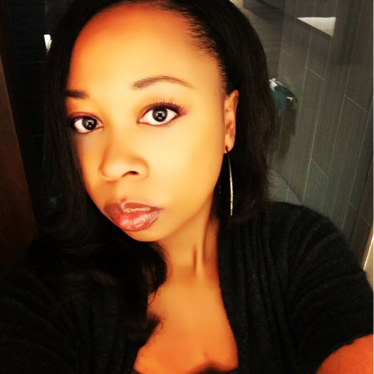Committed to democratizing access and college-level media education, Robyn launched Education Media, LLC, to do just that.