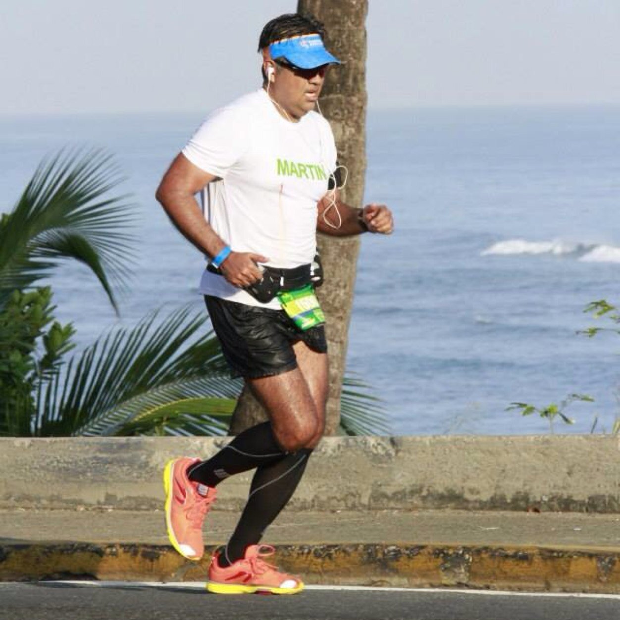 Mexiboricua, originario de Acapulco Guerrero y ahora San Juanero, entrepenur, amante del running, de la playa y de una buena cerveza.