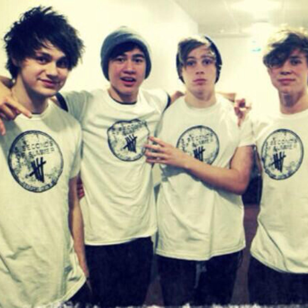 Hey. This is for Michigan 5sosfam abouy the comcert.