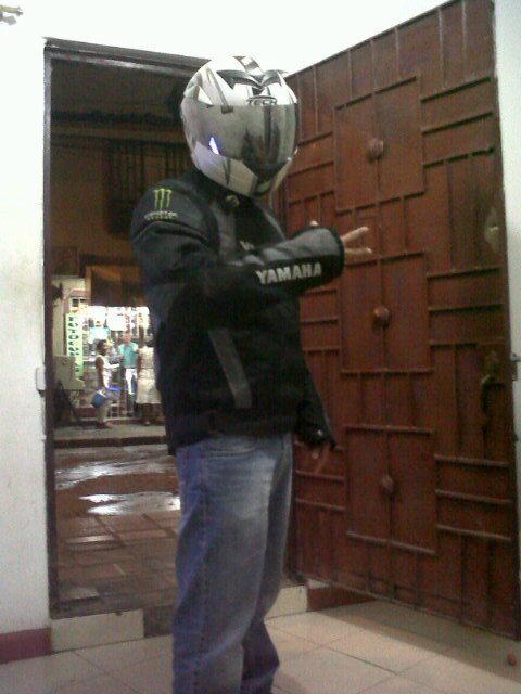 Dj productro de mixeos y promotor de eventos, mezclas (crossover) numero (3167621385)