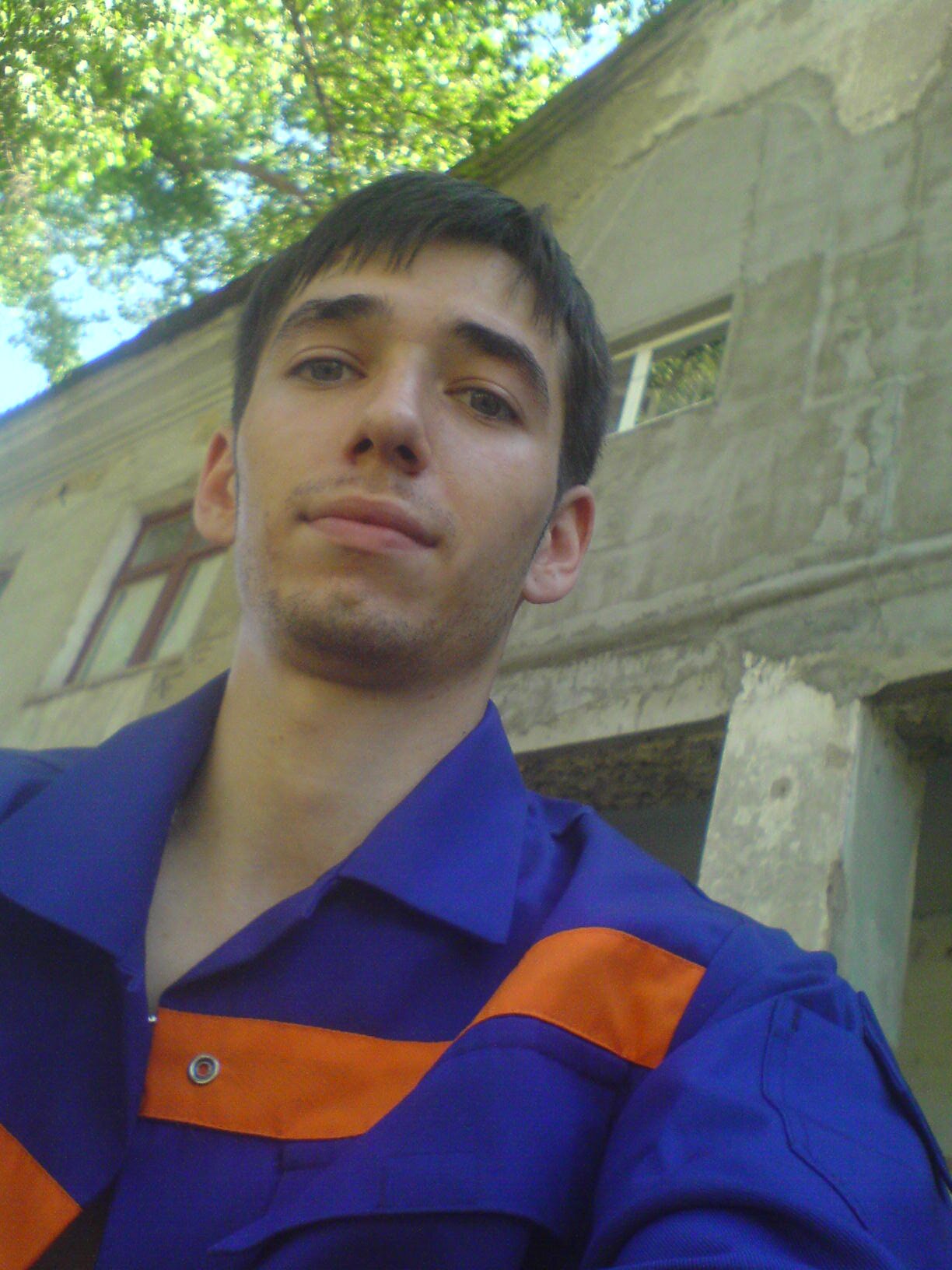 saniomsk's profile picture. Живу, работаю, честен, всегда держу данное мной слово, владею гитарой, люблю читать