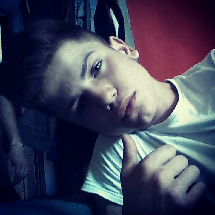 -instagram: vladysito23-   orgulloso de como soy ni te borro ni te bloqueo, simplemete te dejo ahi para que veas lo feliz que soy°