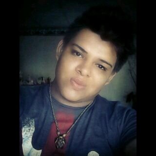 :♥- Instagram:Smucki14 
soy una persona sencilla,honesta,profesional, con buen sentido del humor, tolerante,amigable, a veces algo timido