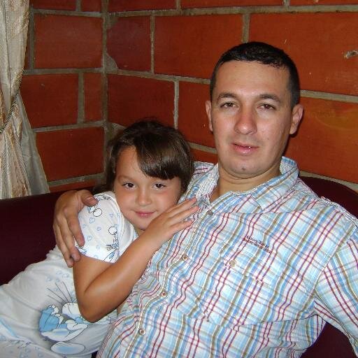 NACIDO EN CALI
VIVO EN MEDELLIN
ADMINISTRADOR DE NEGOCIOS ESPECIALISTA EN LOGISTICA
VIVO CON MI MUJER Y MIS DOS HIJAS