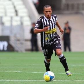 Willamis de Souza Silva, mais conhecido como Souza, é um futebolista brasileiro que atua como meia. Atualmente, joga pelo Ceará.